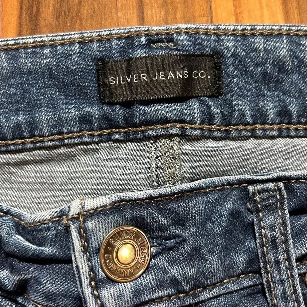 Silver Suki Capri Jeans - Picture 2 of 7